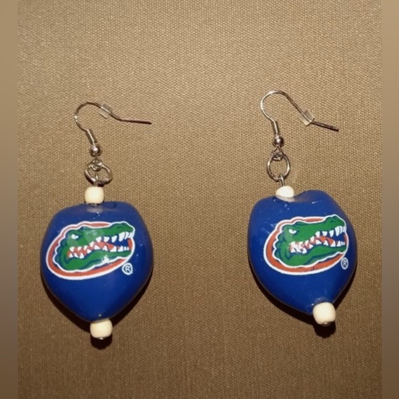 Florida Gator Wooden Beaded Earrings - Picture 1 of 4